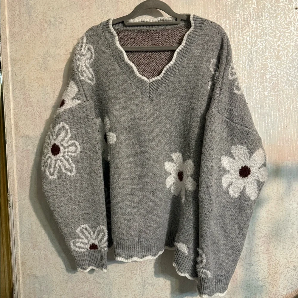 Elegant, Soft, Cottagecore, V-necked, Scalloped Edge, Floral Sweater, Sz 4X
